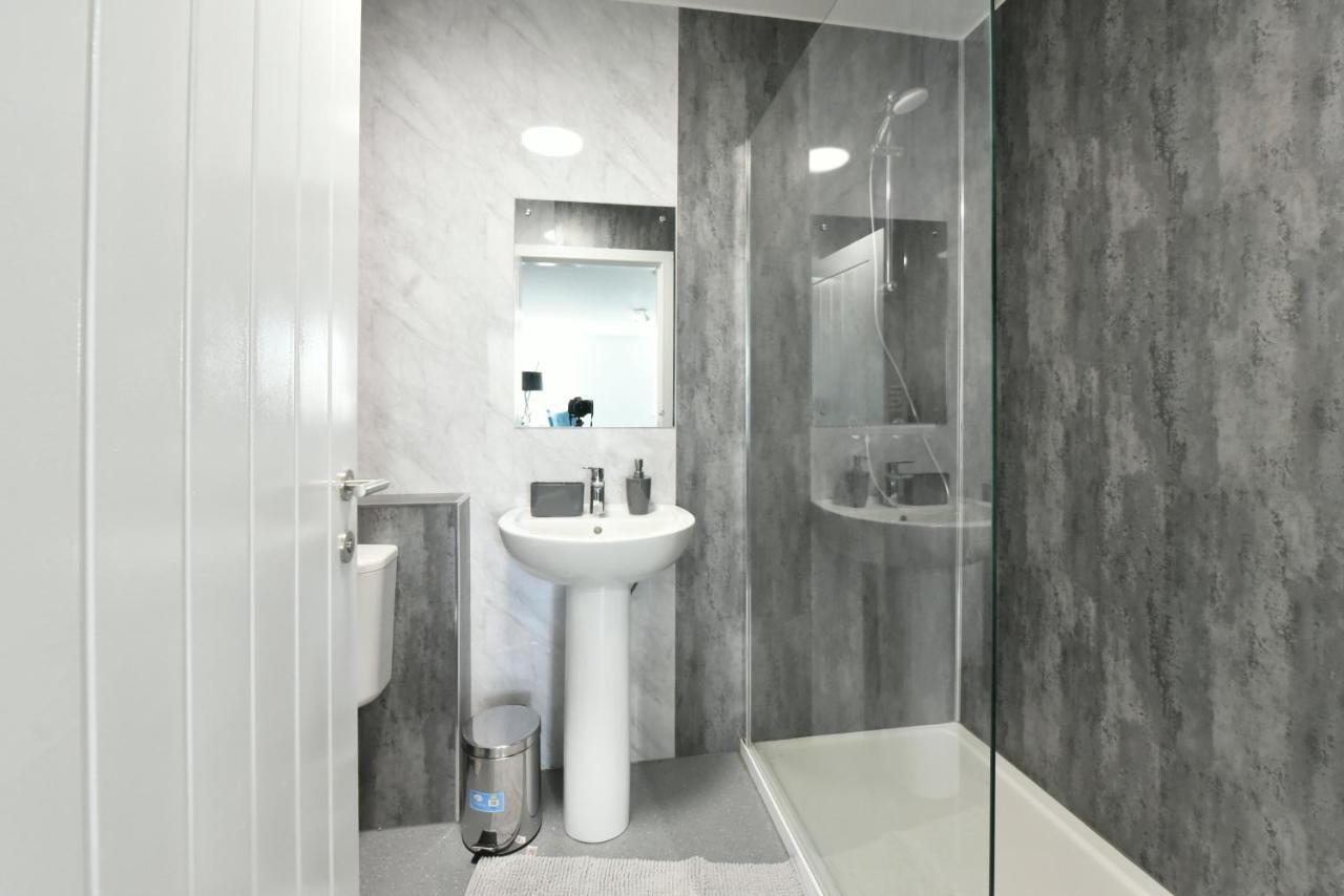 Aparthotel The Breath Taking Cube Pontefract Exterior foto